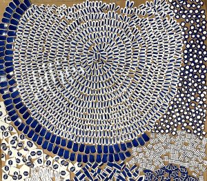Mathilde Jonquière, artiste mosaïste, juin 2023, création originale d’une table « Bleu d’ailleurs » pour Petit H, dimensions 1,70m x 070m. 